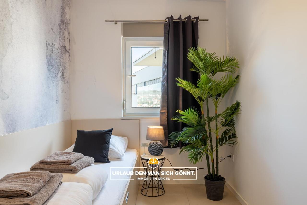 Penthouse Panorama Deluxe In Malinska Apartment Exterior foto
